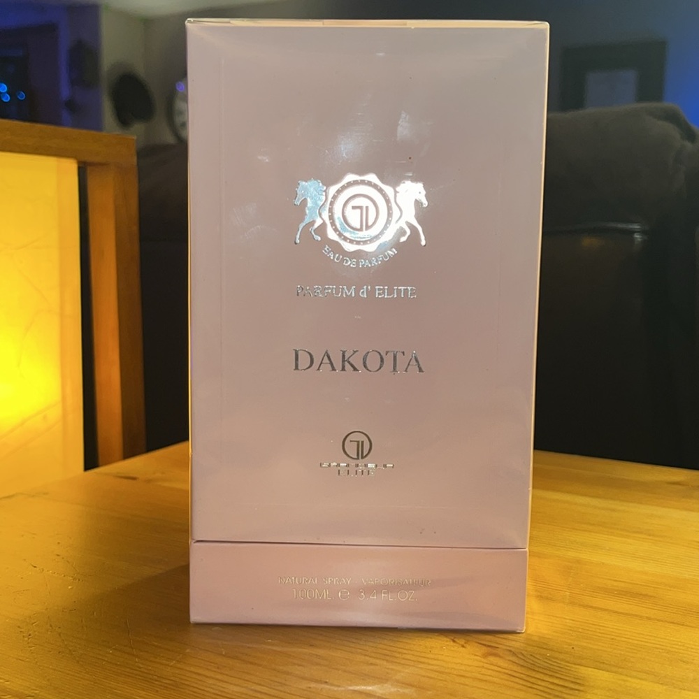 DAKOTA Parfum d’ Elite Natural Spray 100 ml 3.4 fl oz NWT - Picture 3 of 7